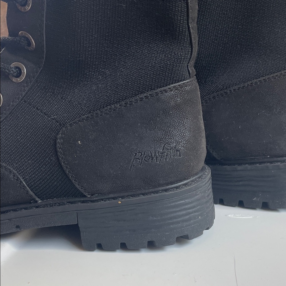 Stylish Black Combat Boots for Women - Picture 3 of 7